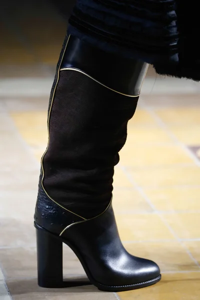 Look 27